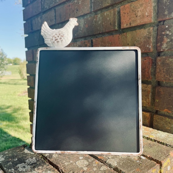 *Farmhouse Chicken Chalkboard Easel - Picture 11 of 15